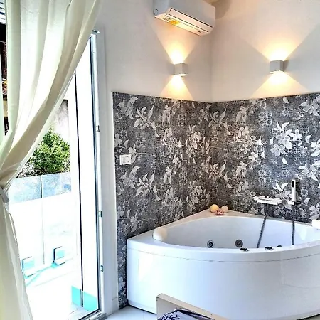 Blue-Life-Sea-Luxury-Rooms-On-The-Beach-Between-Palermo-And-Cefalu-Casteldaccia-Sinks