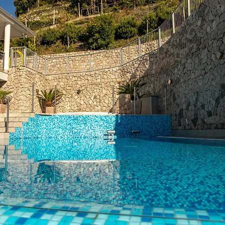 Agritur-Acetaia-Gourmet-Relax-Hotel-Tenno-Exterior