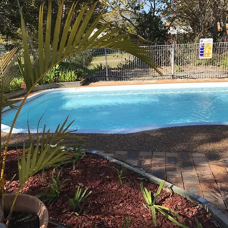 Tea-Gardens-Motel-Exterior