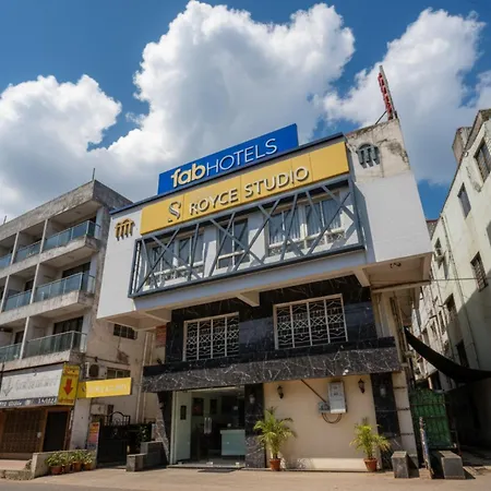 Fabhotel-Royce-Studio-Apartments-Nr-Pune-International-Airport-Exterior