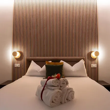 Domus-Augusti-Hotel-Rome-Room