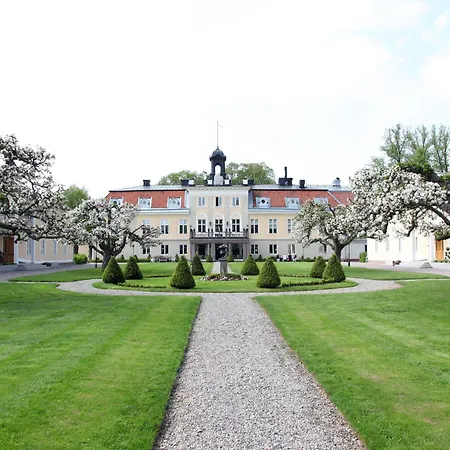 Soedertuna-Slott-Gnesta-Exterior