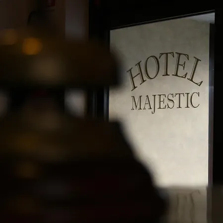 Hotel-Majestic-San-Giuliano-Milanese-Macro-Details