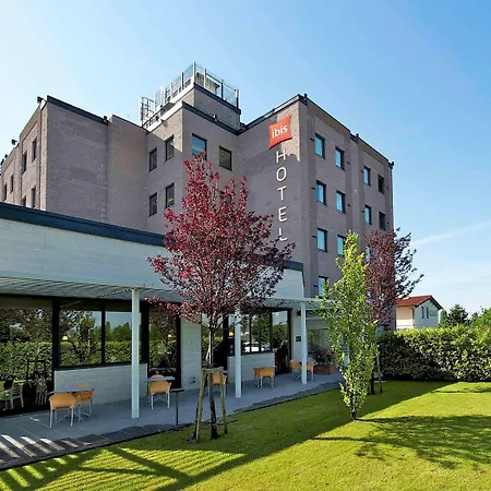 Hotel-Ibis-Firenze-Prato-Est-Campi-Bisenzio-Exterior