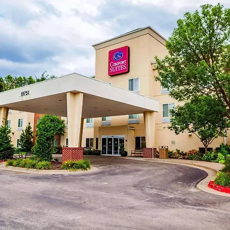 Comfort-Suites-Independence-Kansas-City-Exterior