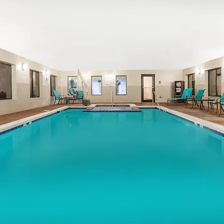 Holiday-Inn-Express-Princeton-I-77-By-Ihg-Kitchen