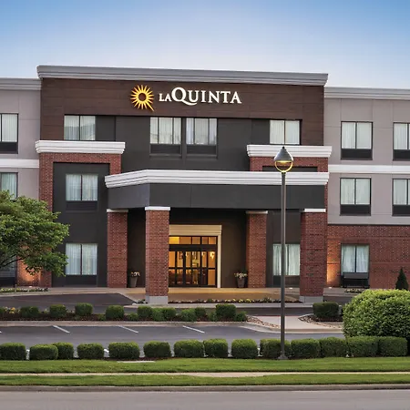 La-Quinta-By-Wyndham-Springfield-Airport-Plaza-Hotel-Exterior