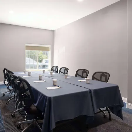 La-Quinta-By-Wyndham-Bakersfield-North-Hotel-Business