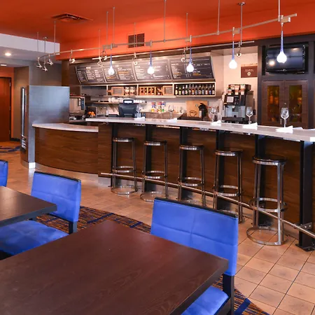 Courtyard-Pittsburgh-Monroeville-Fast-Food