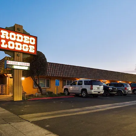 Rodeo-Lodge-Clovis-Exterior