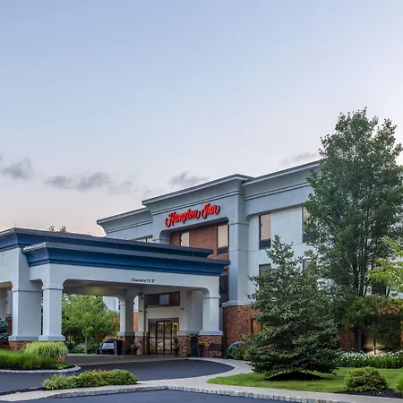 Hampton-Inn-Harriman-Woodbury-Central-Valley-Exterior