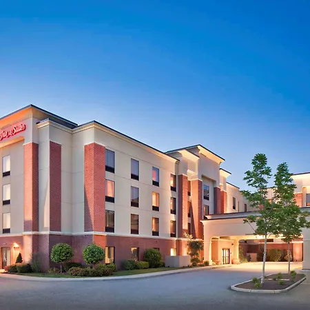 Hampton-Inn-Suites-Providence-Smithfield-Exterior