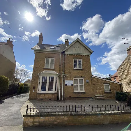 The-Old-Manse-Pickering-Bed-Breakfast-Exterior