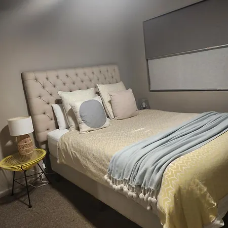 Kindred-Studio-Apartments-Leeton-Room