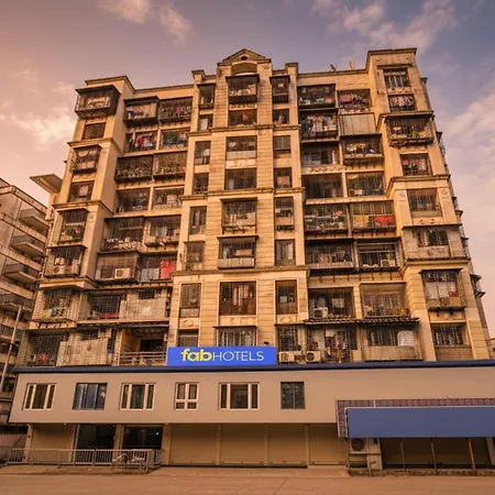 Fabhotel-Amber-Corp-Inn-Nr-Nesco-Exhibition-Center-Mumbai-Exterior