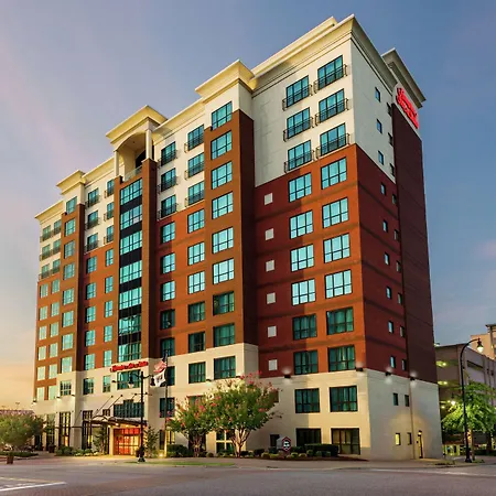 Hampton-Inn-Suites-National-Harbor-Alexandria-Area-Exterior