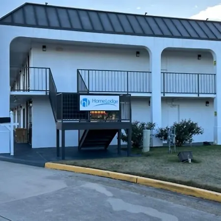 Newnan-Nook-Hotel-Exterior