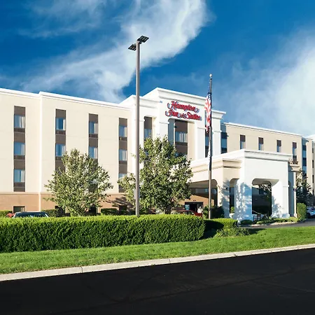 Hampton-Inn-Suites-Greensburg-Exterior