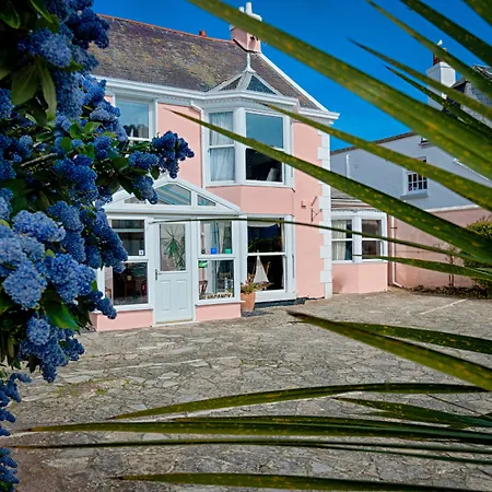 Potters-Mooring-Hotel-Teignmouth-Exterior