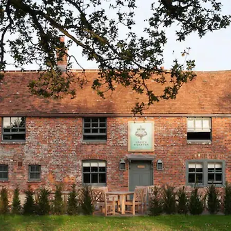 Crown-And-Garter-Hotel-Inkpen-Exterior