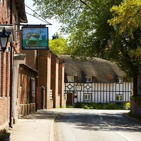 The-Greyhound-Inn-Wantage-Exterior