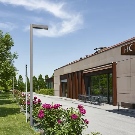 Casalgrande-Hotel-Salvaterra-Exterior