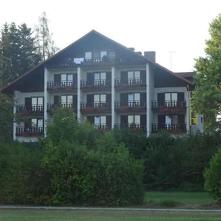 Apparthotel-Alte-Innbruecke-24Std-Self-Check-In-Haustiere-Willkommen-Neuhaus-am-Inn-Exterior