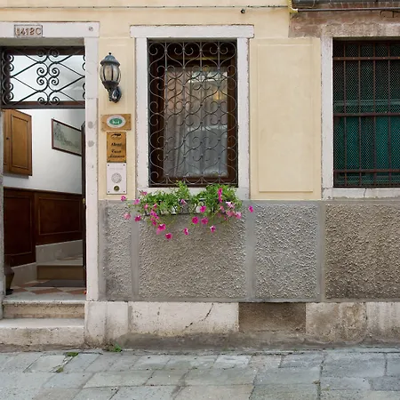 Casa-Mimma-Bed-Breakfast-Venice-Exterior