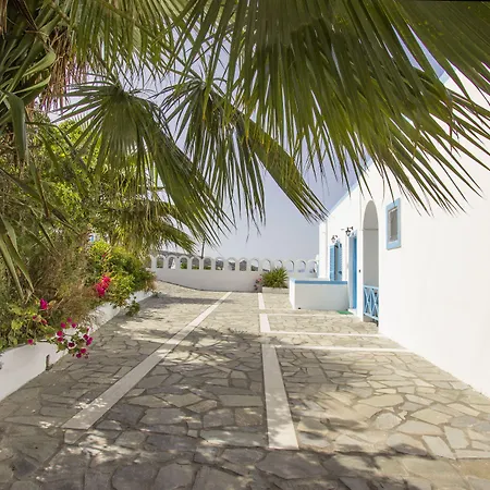 Villa-Pelekanos-Karterados-Exterior