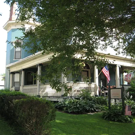 Bayberry-House-Bed-And-Breakfast-Steubenville-Exterior
