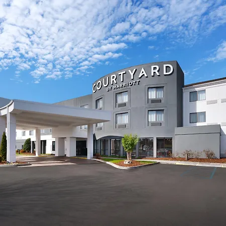 Courtyard-By-Marriott-Johnson-City-Exterior