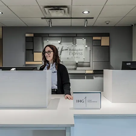 Holiday-Inn-Express-Hotel-Suites-Saint-Hyacinthe-By-Ihg-People