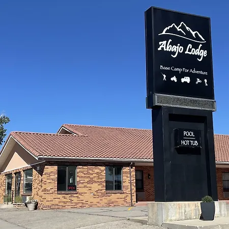 Abajo-Lodge-Monticello-Exterior