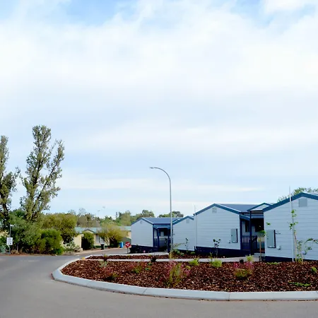 Discovery-Parks-Roxby-Downs-Exterior