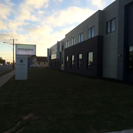 Horsham-International-Hotel-Exterior