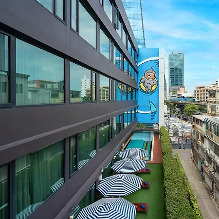 Vic-3-Bangkok-Hotel-Interior