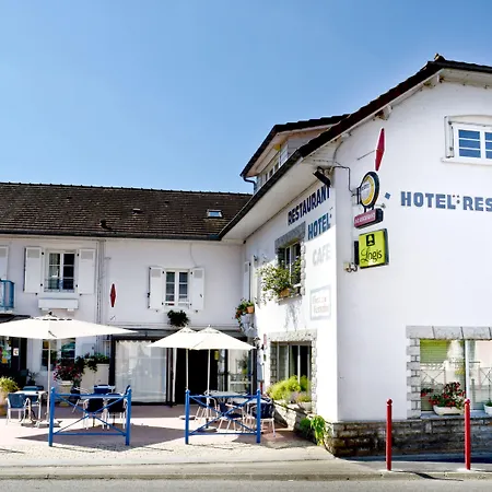 Logis-Chez-Germaine-Hotel-Geus-dOloron-Exterior