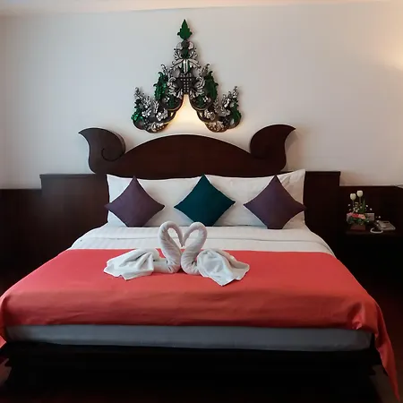 Nicha-Suite-Hua-Hin-Hotel-Beds