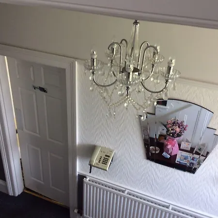 Alma-Lodge-Guest-House-Plymouth-Room