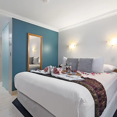 Point-Samson-Resort-Room