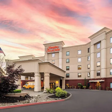 Hampton-Inn-And-Suites-Seattle-Airport-28Th-Avenue-SeaTac-Exterior