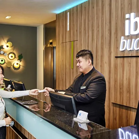 Ibis-Budget-Singapore-Bugis-People