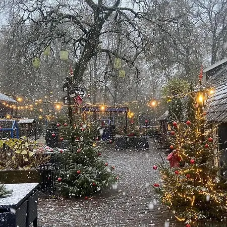 Hotel-Boerderij-Restaurant-De-Gloepe-Diffelen-Exterior
