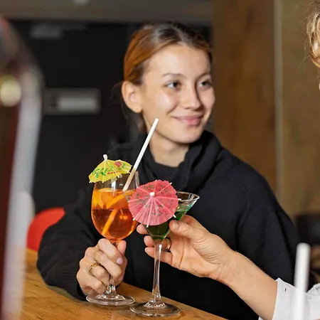 Ibis-Toulon-La-Valette-Hotel-Macro-Details