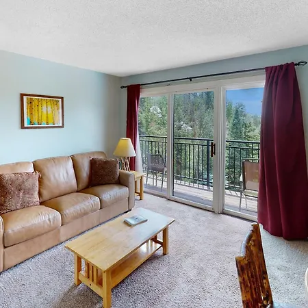 Scandinavian-Lodge-203-Steamboat-Springs-Room