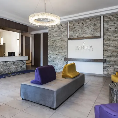 Imperia-Hotel-Et-Suites-Terrebonne-Interior