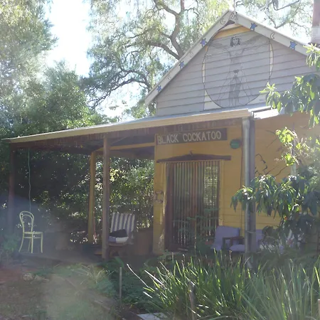 Black-Cockatoo-Lodge-Nannup-Exterior