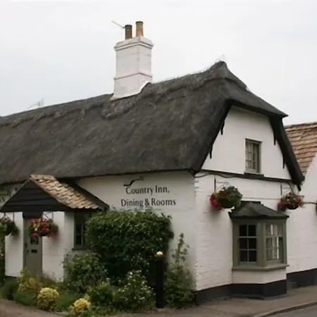 Golden-Ball-Hotel-Elsworth-Exterior