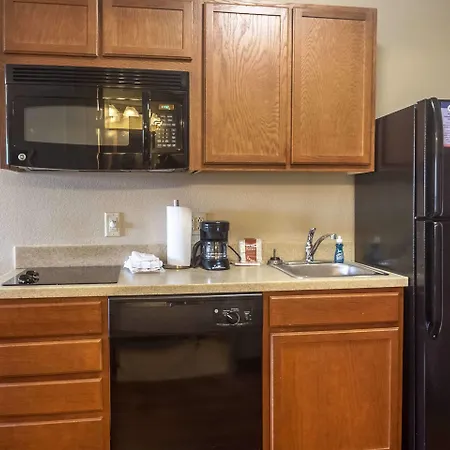 Suburban-Studios-Triadelphia-Wheeling-At-The-Highlands-Kitchen