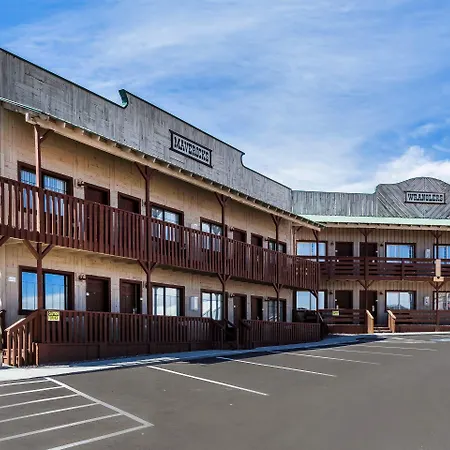 Quality-Inn-Bryce-Canyon-Panguitch-Exterior